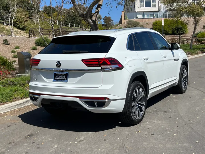 WHITE, 2021 VOLKSWAGEN ATLAS CROSS SPORT Image 7