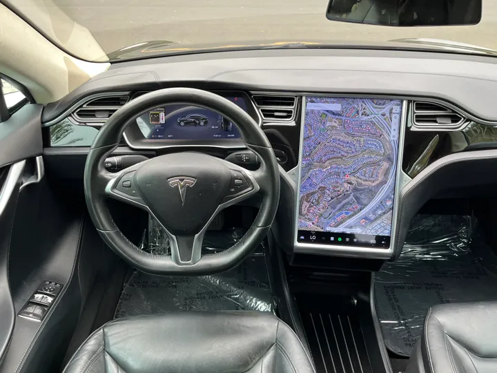 BLACK, 2016 TESLA MODEL S Image 19