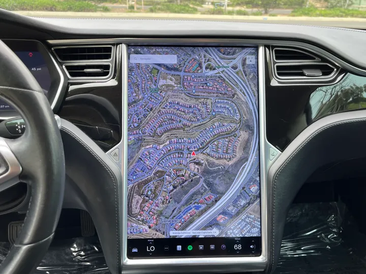 BLACK, 2016 TESLA MODEL S Image 29