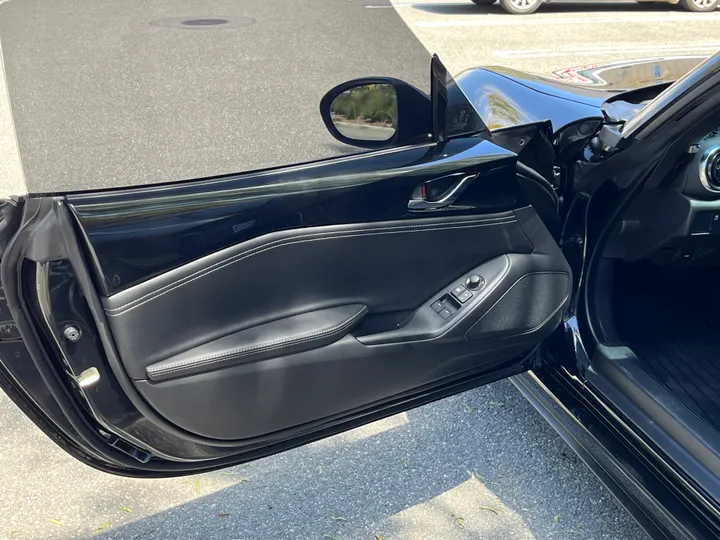 BLACK, 2021 MAZDA MX-5 RF Image 19