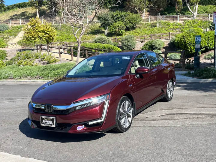 BURGUNDY, 2018 HONDA CLARITY PLUG-IN HYBRID Image 2