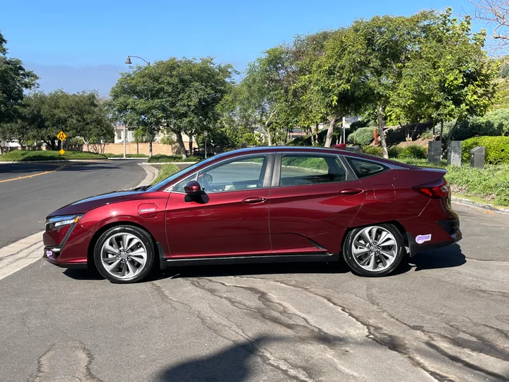 BURGUNDY, 2018 HONDA CLARITY PLUG-IN HYBRID Image 3