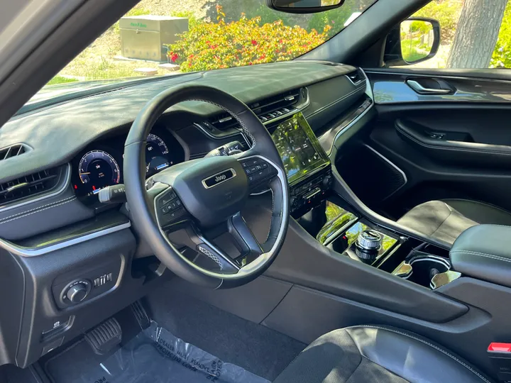 SILVER, 2022 JEEP GRAND CHEROKEE L Image 25