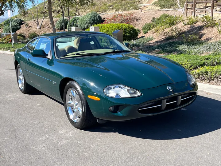 GREEN, 1997 JAGUAR XK-SERIES Image 9