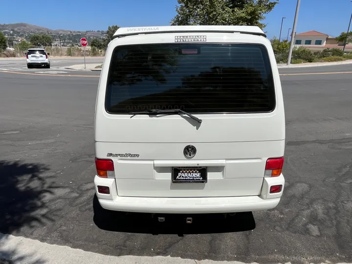 WHITE, 2003 VOLKSWAGEN EUROVAN Image 6