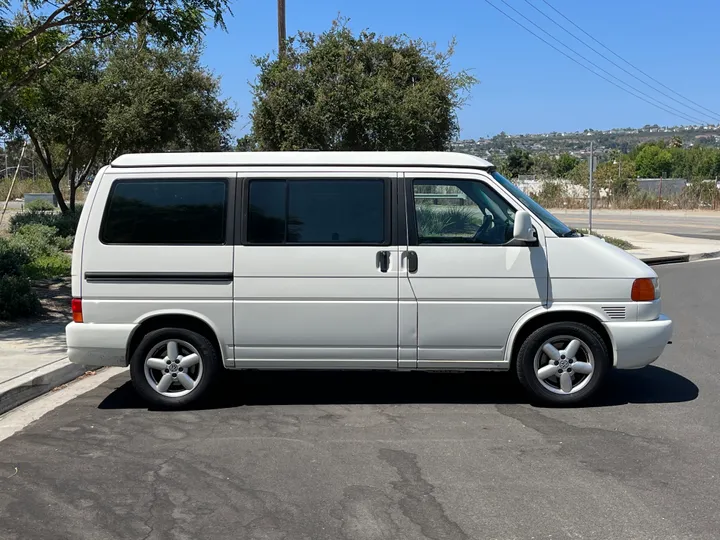 WHITE, 2003 VOLKSWAGEN EUROVAN Image 4