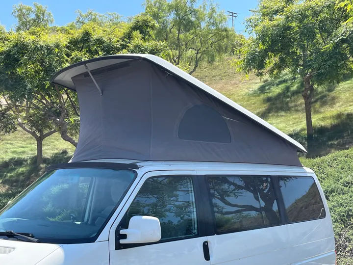 WHITE, 2003 VOLKSWAGEN EUROVAN Image 10