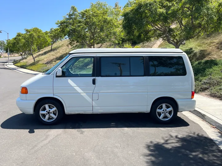 WHITE, 2003 VOLKSWAGEN EUROVAN Image 8