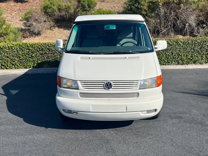 WHITE, 2003 VOLKSWAGEN EUROVAN Image 2