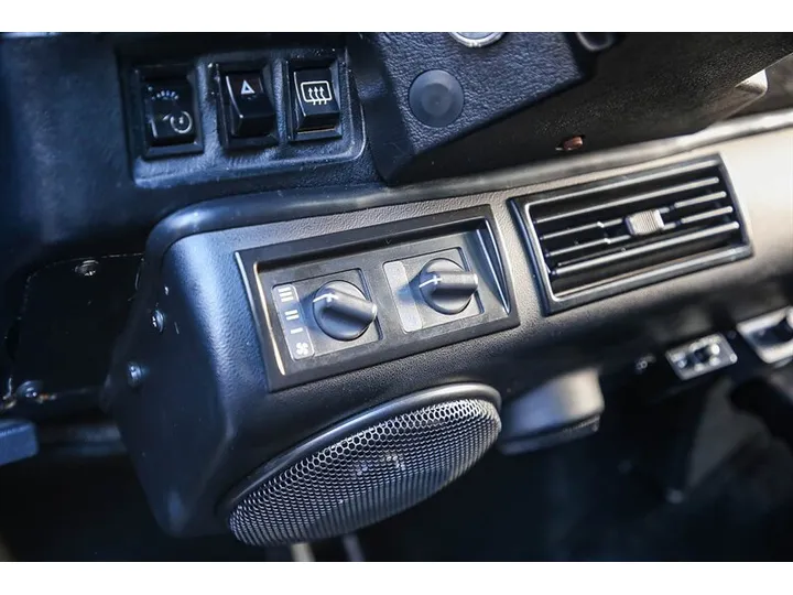 1984 LAND ROVER DEFENDER Image 34