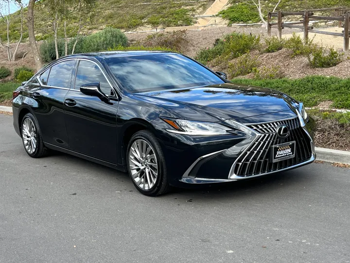 BLACK, 2023 LEXUS ES 300H Image 9