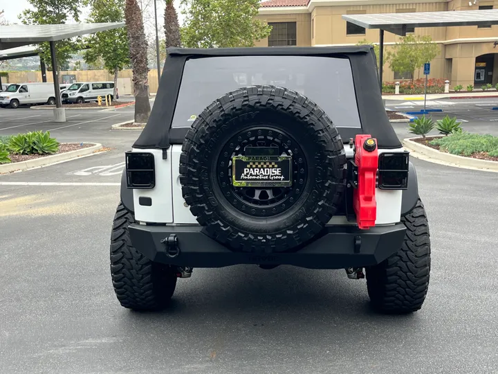 WHITE, 2017 JEEP WRANGLER UNLIMITED Image 6