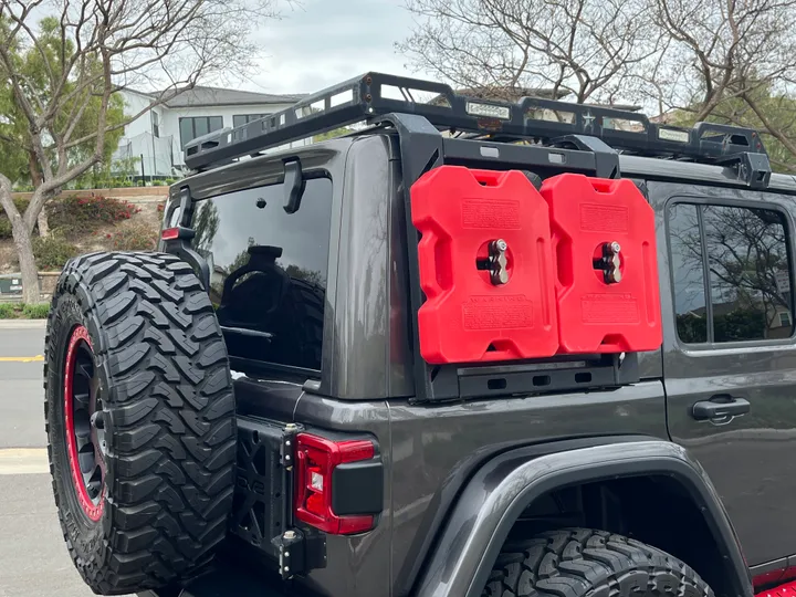 GRAY, 2018 JEEP WRANGLER UNLIMITED Image 17