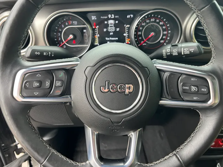 GRAY, 2018 JEEP WRANGLER UNLIMITED Image 29
