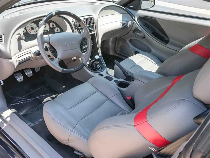 2002 FORD MUSTANG Image 18