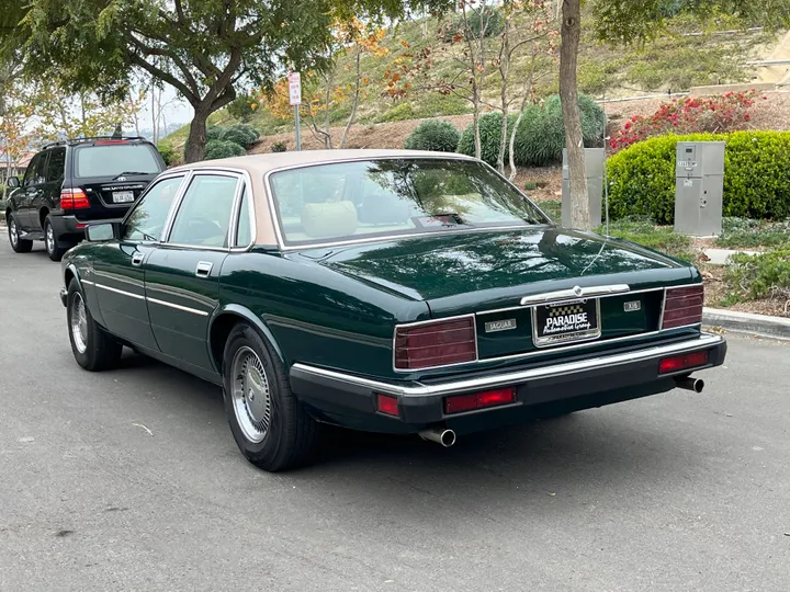 GREEN, 1993 JAGUAR XJ-SERIES Image 5