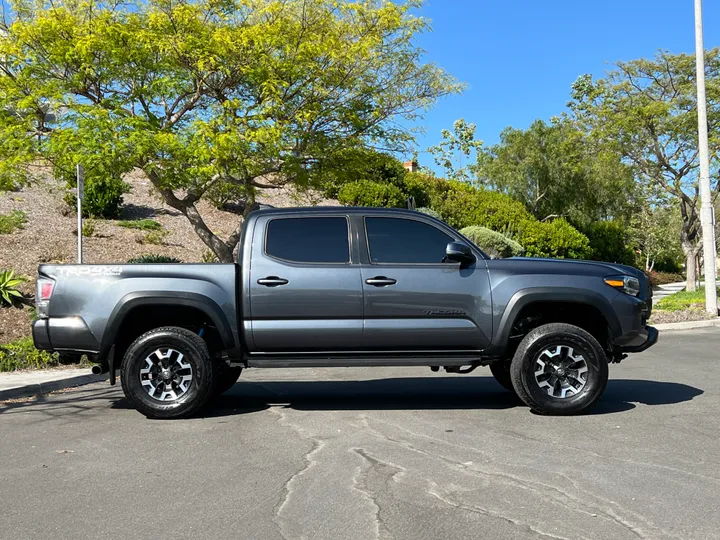 GRAY, 2020 TOYOTA TACOMA Image 11