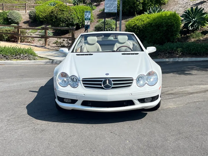 WHITE, 2004 MERCEDES-BENZ SL-CLASS Image 3