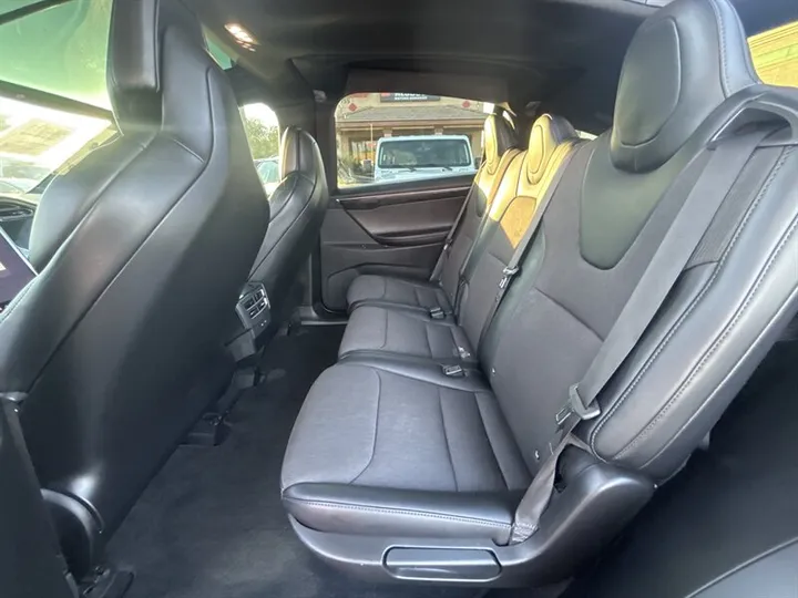 BLACK, 2018 TESLA MODEL X Image 24