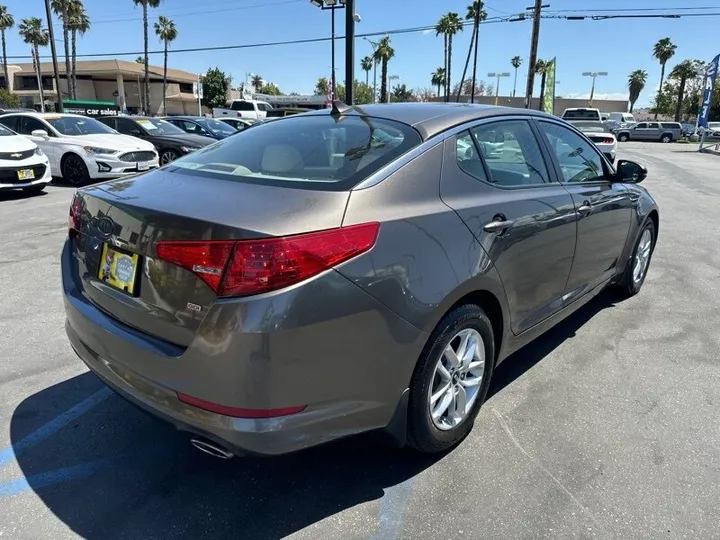 GRAY, 2011 KIA OPTIMA Image 9