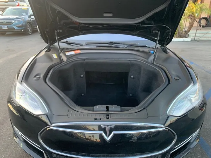 BLACK, 2014 TESLA MODEL S Image 47