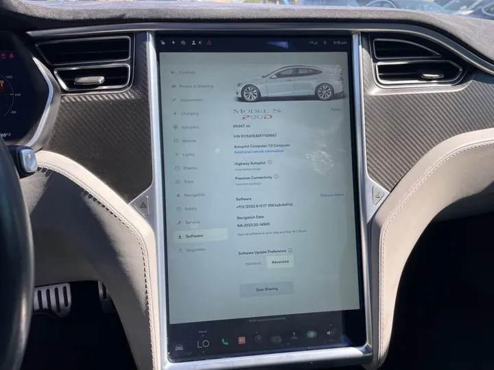 WHITE, 2015 TESLA MODEL S Image 19