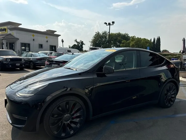 BLACK, 2022 TESLA MODEL Y Image 4