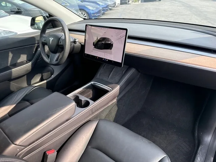 BLACK, 2022 TESLA MODEL Y Image 38