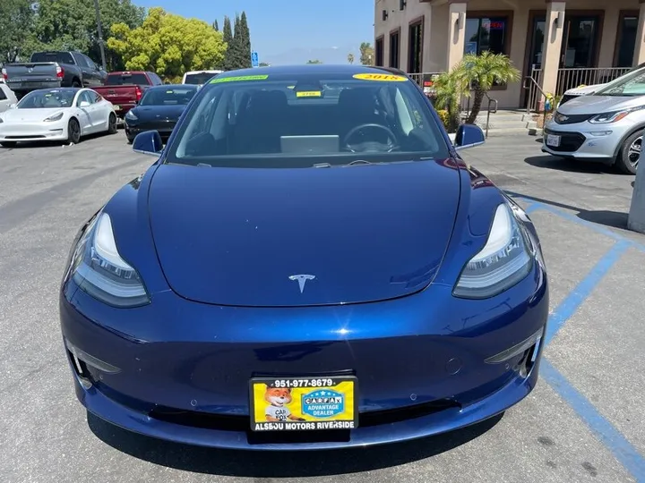 BLUE, 2018 TESLA MODEL 3 Image 2