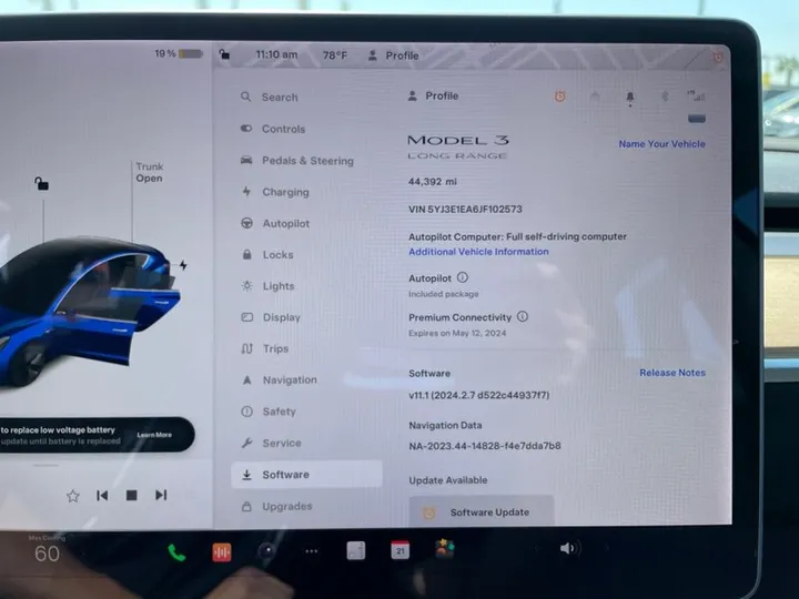 BLUE, 2018 TESLA MODEL 3 Image 17