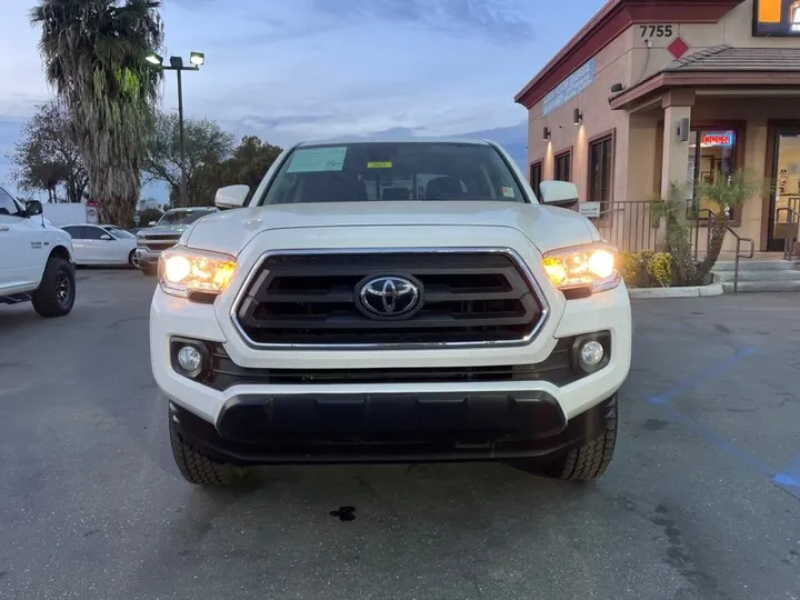 WHITE, 2021 TOYOTA TACOMA Image 2