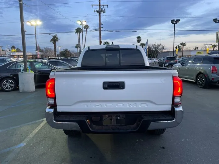 WHITE, 2021 TOYOTA TACOMA Image 8