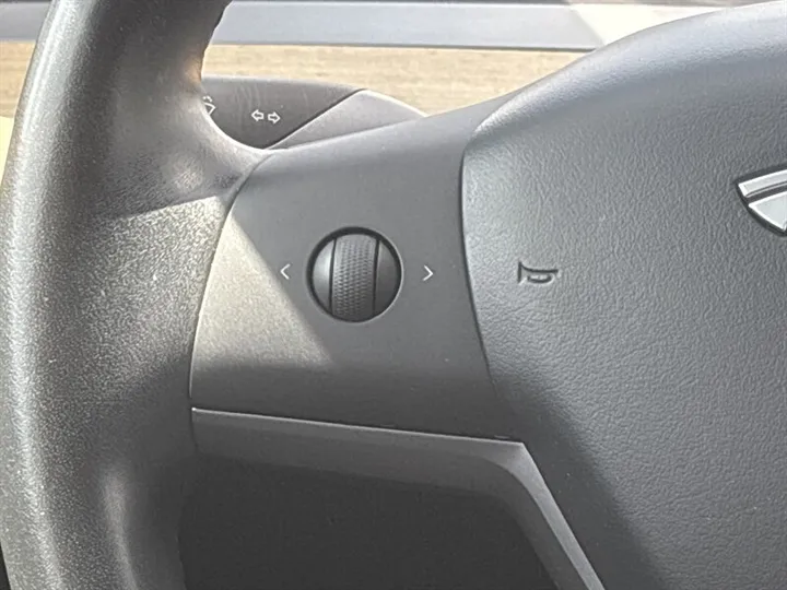 BLACK, 2018 TESLA MODEL 3 Image 25