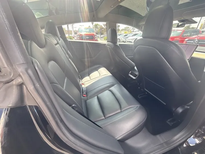 BLACK, 2018 TESLA MODEL 3 Image 19