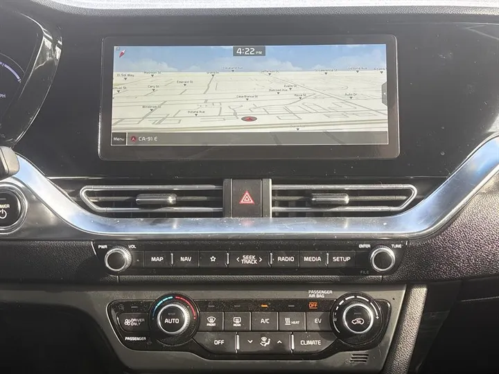 WHITE, 2022 KIA NIRO EV Image 32
