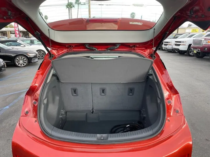 ORANGE, 2020 CHEVROLET BOLT EV Image 20