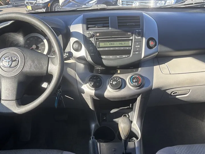 SILVER, 2006 TOYOTA RAV4 Image 19