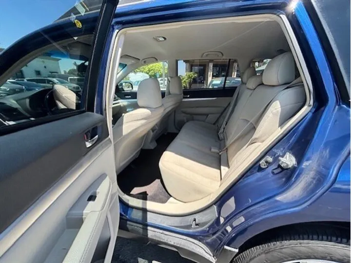 BLUE, 2010 SUBARU OUTBACK Image 17
