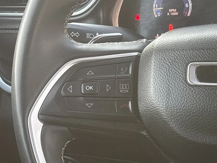 WHITE, 2023 JEEP GRAND CHEROKEE L Image 23