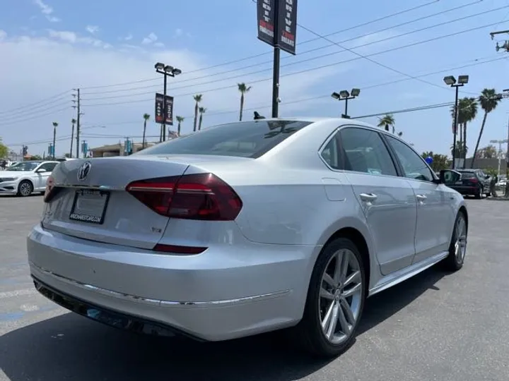 SILVER, 2017 VOLKSWAGEN PASSAT Image 20