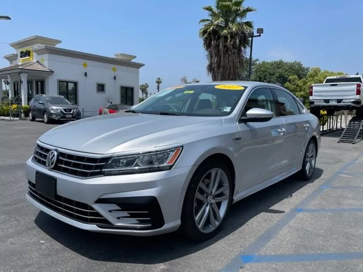 SILVER, 2017 VOLKSWAGEN PASSAT Image 3