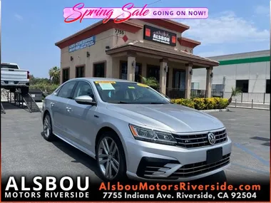 SILVER, 2017 VOLKSWAGEN PASSAT Image 2