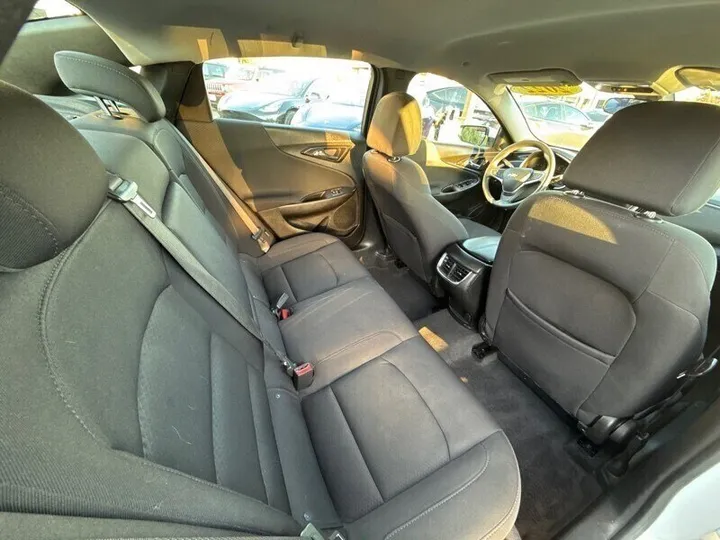 WHITE, 2022 CHEVROLET MALIBU Image 22