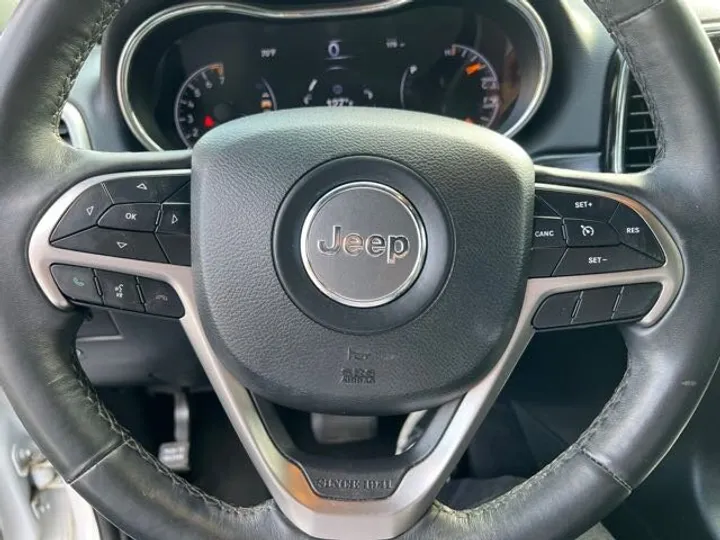 WHITE, 2019 JEEP GRAND CHEROKEE Image 15