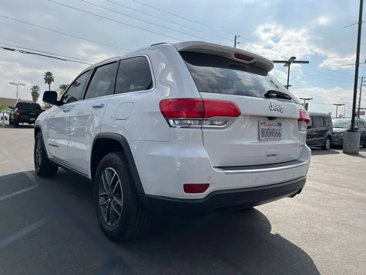 WHITE, 2019 JEEP GRAND CHEROKEE Image 5