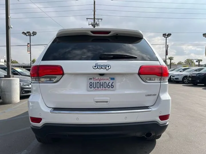 WHITE, 2019 JEEP GRAND CHEROKEE Image 6