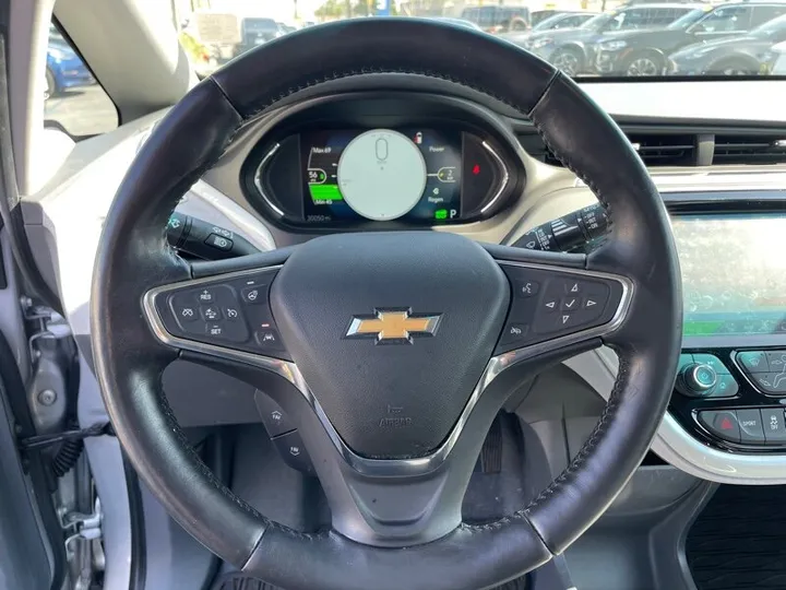 SILVER, 2021 CHEVROLET BOLT EV Image 17