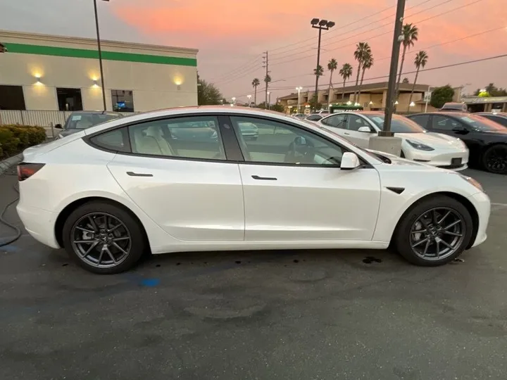 WHITE, 2021 TESLA MODEL 3 Image 10