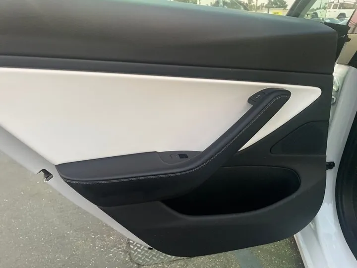 WHITE, 2021 TESLA MODEL 3 Image 22