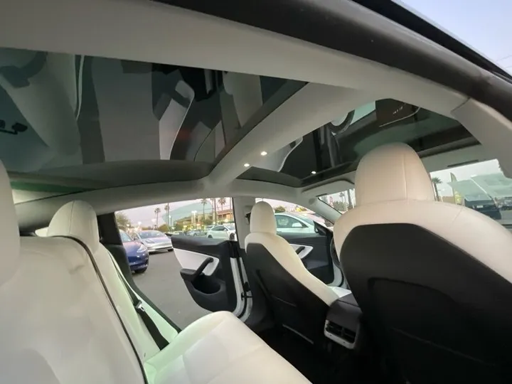 WHITE, 2021 TESLA MODEL 3 Image 33